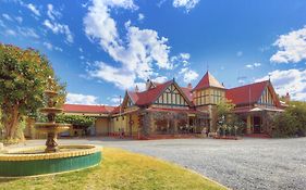 The Lodge Outback Motel